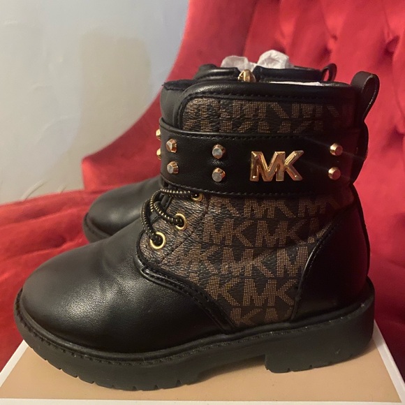 Michael Kors Kids Boots with Black and Brown Design - Picture 1 of 10
